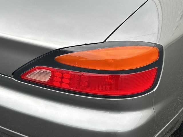 日産 シルビア スペックS Lパッケージ 山形県 2001(平13)年 4.2万km スパークリングシルバー 登録時走行距離41256Km/純正ナビ/キーレスエントリー/取扱説明書、保証書/H14～R6年11月まで記録簿有り