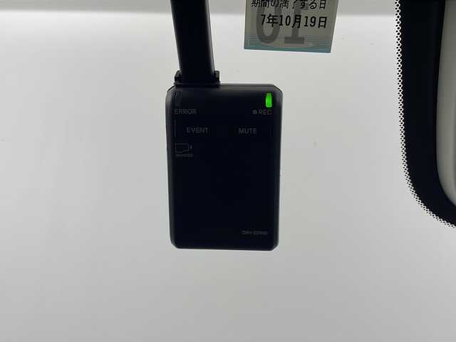 ホンダ ステップワゴン eHEV エアー 埼玉県 2022(令4)年 4万km クリスタルブラックパール 純正ナビ（Ｂｌｕｅｔｏｏｔｈ・ＳＤ・ＤＶＤ・ＣＤ・ＵＳＢ・ＴＶ）/前後ドライブレコーダー/全方位カメラ/ビルトインＥＴＣ/両側パワースライドドア/衝突軽減ブレーキ/先行車発進お知らせ機能/標識認識機能/横滑り防止装置/盗難防止装置/コーナーセンサー/パーキングセンサー/レーンキープアシスト/純正フロアマット/純正アルミホイール/純正ドアバイザー/ウィンカーミラー/フロントフォグランプ