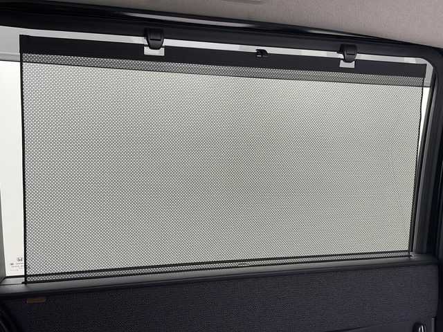 ホンダ ステップワゴン eHEV エアー 埼玉県 2022(令4)年 4万km クリスタルブラックパール 純正ナビ（Ｂｌｕｅｔｏｏｔｈ・ＳＤ・ＤＶＤ・ＣＤ・ＵＳＢ・ＴＶ）/前後ドライブレコーダー/全方位カメラ/ビルトインＥＴＣ/両側パワースライドドア/衝突軽減ブレーキ/先行車発進お知らせ機能/標識認識機能/横滑り防止装置/盗難防止装置/コーナーセンサー/パーキングセンサー/レーンキープアシスト/純正フロアマット/純正アルミホイール/純正ドアバイザー/ウィンカーミラー/フロントフォグランプ