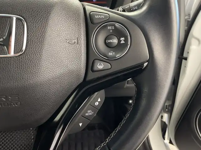 ホンダ ヴェゼル ハイブリッド Z ホンダセンシング 鹿児島県 2018(平30)年 5.4万km プラチナホワイトパール 純正SDナビ/（AM/FM/CD/DVD/Bluetooth/フルセグ）/バックカメラ/ホンダセンシング/レーダークルーズコントロール/レーンキープアシスト/衝突被害軽減ブレーキ/ビルトインETC/ステアリングリモコン/横滑り防止装置/ドアバイザー/フロアマット/スマートキー/電子パーキング