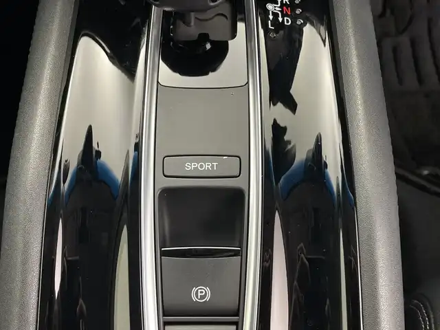 ホンダ ヴェゼル ハイブリッド Z ホンダセンシング 鹿児島県 2018(平30)年 5.4万km プラチナホワイトパール 純正SDナビ/（AM/FM/CD/DVD/Bluetooth/フルセグ）/バックカメラ/ホンダセンシング/レーダークルーズコントロール/レーンキープアシスト/衝突被害軽減ブレーキ/ビルトインETC/ステアリングリモコン/横滑り防止装置/ドアバイザー/フロアマット/スマートキー/電子パーキング