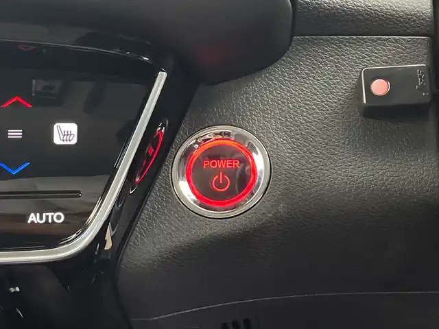ホンダ ヴェゼル ハイブリッド Z ホンダセンシング 鹿児島県 2018(平30)年 5.4万km プラチナホワイトパール 純正SDナビ/（AM/FM/CD/DVD/Bluetooth/フルセグ）/バックカメラ/ホンダセンシング/レーダークルーズコントロール/レーンキープアシスト/衝突被害軽減ブレーキ/ビルトインETC/ステアリングリモコン/横滑り防止装置/ドアバイザー/フロアマット/スマートキー/電子パーキング