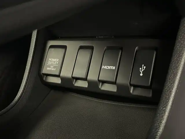 ホンダ ヴェゼル ハイブリッド Z ホンダセンシング 鹿児島県 2018(平30)年 5.4万km プラチナホワイトパール 純正SDナビ/（AM/FM/CD/DVD/Bluetooth/フルセグ）/バックカメラ/ホンダセンシング/レーダークルーズコントロール/レーンキープアシスト/衝突被害軽減ブレーキ/ビルトインETC/ステアリングリモコン/横滑り防止装置/ドアバイザー/フロアマット/スマートキー/電子パーキング