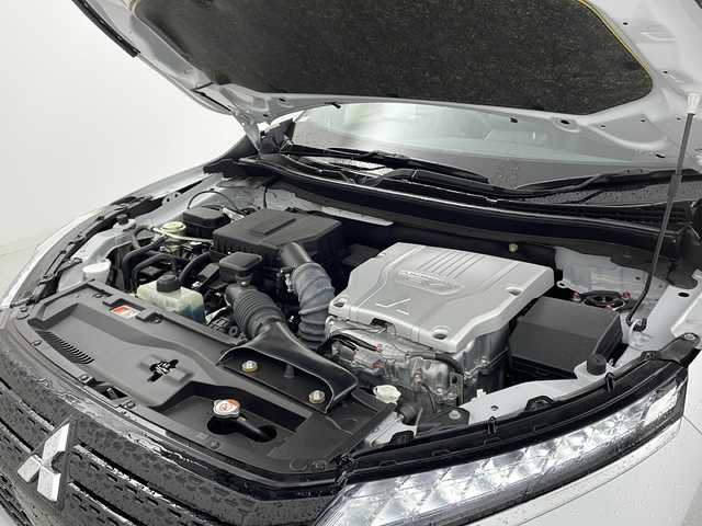 三菱 エクリプス クロス ＰＨＥＶ P 宮城県 2021(令3)年 1.1万km ホワイトダイヤモンド e-Assist/・衝突軽減/・車線逸脱/・レーダークルーズコントロール/・ヘッドアップディスプレイ/純正ナビ/・フルセグTV/・USB.BT.iPod/全周囲カメラ/パワーシート（Dのみ）/革巻きステアリング/ステアリングヒーター/ステアリングスイッチ/パドルシフト/シートヒーター（D/N）/LEDヘッドライト/LEDフォグライト/純正AW/ETC/プッシュスタート/スマートキー/純正フロアマット/電子パーキング