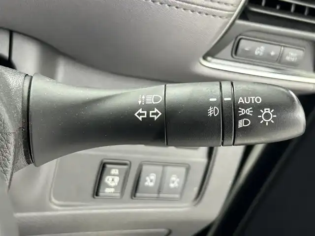 日産 セレナ ハイウェイスター V 大阪府 2021(令3)年 4.8万km ブリリアントホワイトパール セーフティパックA/・SRSカーテンエアバッグシステム/・サイドエアバッグシステム/・踏み間違い衝突防止アシスト/・インテリジェントパーキングアシスト/・標識検知/エマージェンシーブレーキ/側方支援/後側方支援/純正SDナビ/（CD/DVD/Bluetooth/フルセグTV）/アラウンドビューモニター/ETC/両側パワースライドドア/アイドリングストップ/ウィンカーミラー/LEDヘッドライト/フォグランプ/インテリジェントキー