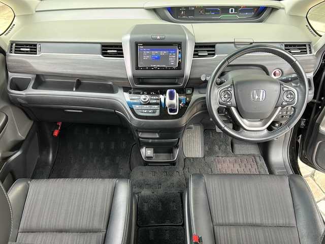 ホンダ フリード ハイブリット EX 静岡県 2018(平30)年 8.4万km プレミアムスパークルブラックパール 純正ナビ/・（CD/DVD/ラジオ）/主要装備/・クルーズコントロール/・衝突軽減ブレーキ/・レーンキープアシスト/・両側パワースライドドア/・バックカメラ/・フリップダウンモニター/・フロントデフォッガー/・シートヒーター/・ステアリングリモコン/・オートライト/・ETC