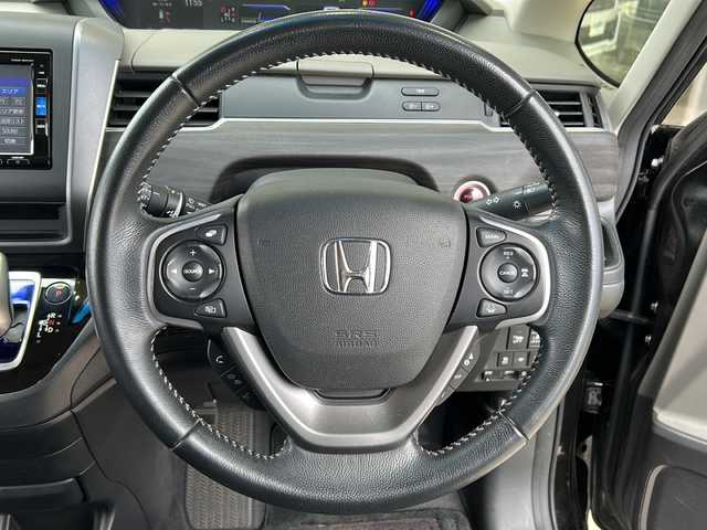 ホンダ フリード ハイブリット EX 静岡県 2018(平30)年 8.4万km プレミアムスパークルブラックパール 純正ナビ/・（CD/DVD/ラジオ）/主要装備/・クルーズコントロール/・衝突軽減ブレーキ/・レーンキープアシスト/・両側パワースライドドア/・バックカメラ/・フリップダウンモニター/・フロントデフォッガー/・シートヒーター/・ステアリングリモコン/・オートライト/・ETC