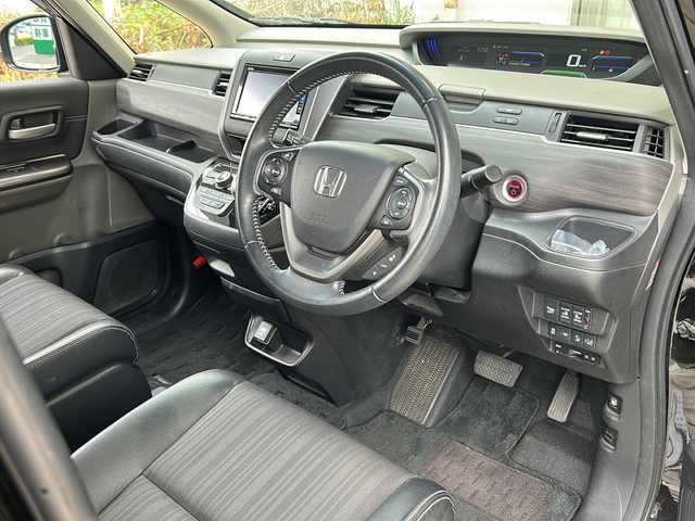 ホンダ フリード ハイブリット EX 静岡県 2018(平30)年 8.4万km プレミアムスパークルブラックパール 純正ナビ/・（CD/DVD/ラジオ）/主要装備/・クルーズコントロール/・衝突軽減ブレーキ/・レーンキープアシスト/・両側パワースライドドア/・バックカメラ/・フリップダウンモニター/・フロントデフォッガー/・シートヒーター/・ステアリングリモコン/・オートライト/・ETC