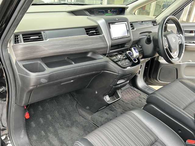 ホンダ フリード ハイブリット EX 静岡県 2018(平30)年 8.4万km プレミアムスパークルブラックパール 純正ナビ/・（CD/DVD/ラジオ）/主要装備/・クルーズコントロール/・衝突軽減ブレーキ/・レーンキープアシスト/・両側パワースライドドア/・バックカメラ/・フリップダウンモニター/・フロントデフォッガー/・シートヒーター/・ステアリングリモコン/・オートライト/・ETC