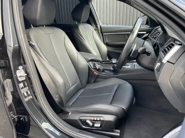 ＢＭＷ ３２０ｄ ツーリング セレブレーション E スタイルエッジ 福島県 2016(平28)年 6.1万km サファイアブラックP 400台限定車/インテリジェントセーフティ/アクティブクルーズコントロール/ブラックキドニーグリル/黒革シート/パワーシート/シートヒーター/純正ナビ/バックカメラ/社外フルセグTV/コンフォートアクセス/ミラー一体型ETC/LEDオートライト/電動リアゲート/純正１８インチAW/コーナーセンサー/パドルシフト/取扱説明書/保証書/スペアキー