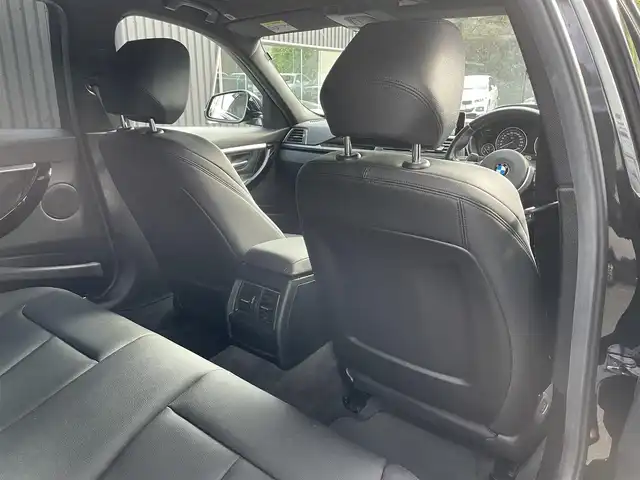 ＢＭＷ ３２０ｄ ツーリング セレブレーション E スタイルエッジ 福島県 2016(平28)年 6.1万km サファイアブラックP 400台限定車/インテリジェントセーフティ/アクティブクルーズコントロール/ブラックキドニーグリル/黒革シート/パワーシート/シートヒーター/純正ナビ/バックカメラ/社外フルセグTV/コンフォートアクセス/ミラー一体型ETC/LEDオートライト/電動リアゲート/純正１８インチAW/コーナーセンサー/パドルシフト/取扱説明書/保証書/スペアキー