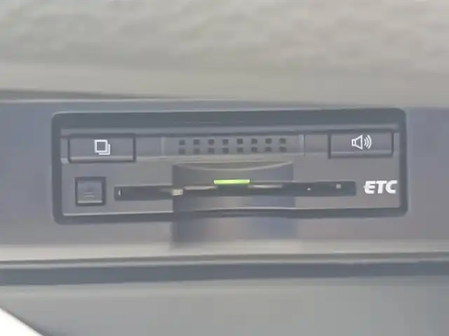 トヨタ ハリアー エレガンス 富山県 2014(平26)年 7.5万km スパークリングブラックパールクリスタルシャイン 〇アルパイン9インチナビ/〇フルセグTV/〇バックカメラ/〇ビルトインETC/〇SRSエアバッグ/〇LEDヘッドランプ/〇LEDフロントフォグランプ/〇左右独立温度調整オートエアコン/〇革巻きステアリング/〇革巻きシフトノブ/〇ブラック合皮/ファブリックコンビシート/〇運転席パワーシート/〇純正17インチアルミホイール/〇スマートエントリー/スタートシステム/〇スペアタイヤ/スペアキー/〇禁煙車