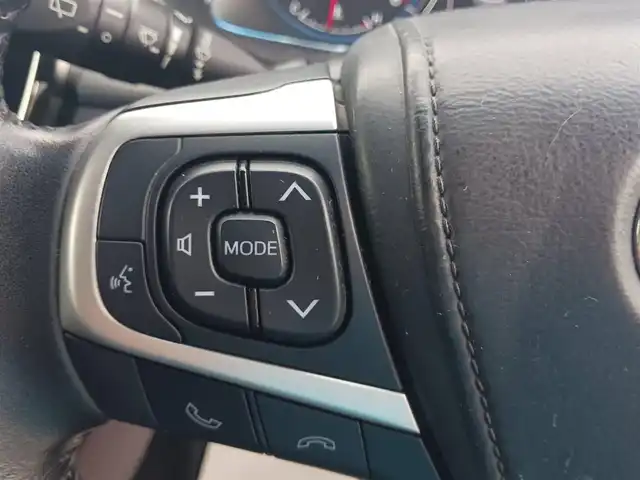 トヨタ ハリアー エレガンス 富山県 2014(平26)年 7.5万km スパークリングブラックパールクリスタルシャイン 〇アルパイン9インチナビ/〇フルセグTV/〇バックカメラ/〇ビルトインETC/〇SRSエアバッグ/〇LEDヘッドランプ/〇LEDフロントフォグランプ/〇左右独立温度調整オートエアコン/〇革巻きステアリング/〇革巻きシフトノブ/〇ブラック合皮/ファブリックコンビシート/〇運転席パワーシート/〇純正17インチアルミホイール/〇スマートエントリー/スタートシステム/〇スペアタイヤ/スペアキー/〇禁煙車