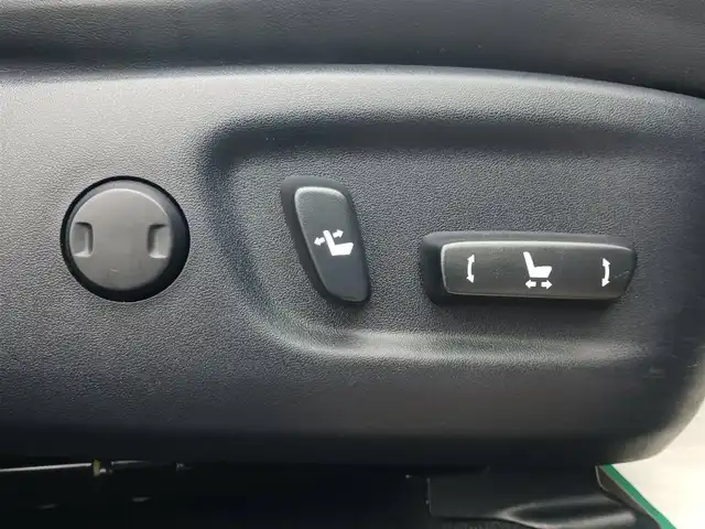 トヨタ ハリアー エレガンス 富山県 2014(平26)年 7.5万km スパークリングブラックパールクリスタルシャイン 〇アルパイン9インチナビ/〇フルセグTV/〇バックカメラ/〇ビルトインETC/〇SRSエアバッグ/〇LEDヘッドランプ/〇LEDフロントフォグランプ/〇左右独立温度調整オートエアコン/〇革巻きステアリング/〇革巻きシフトノブ/〇ブラック合皮/ファブリックコンビシート/〇運転席パワーシート/〇純正17インチアルミホイール/〇スマートエントリー/スタートシステム/〇スペアタイヤ/スペアキー/〇禁煙車