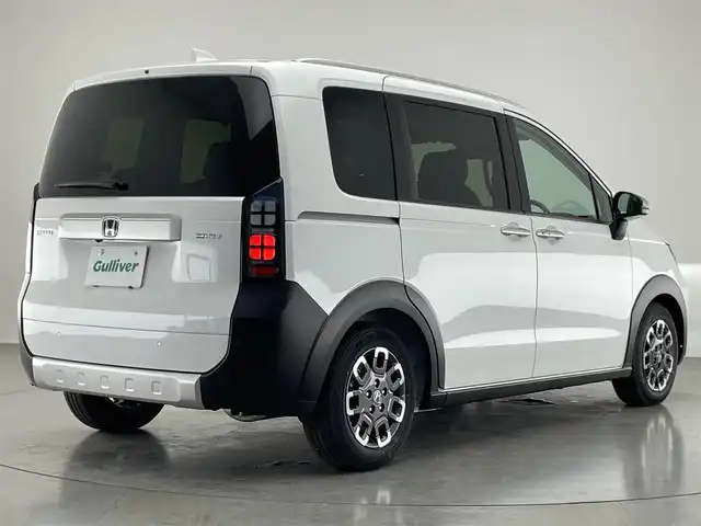ホンダ フリード ハイブリット e:HEV クロスター 愛知県 2025(令7)年 0.1千km プラチナホワイトパール 登録済未使用車　純正９型ナビ　フルセグＴＶ　Ｂｌｕｅｔｏｏｔｈ　ＵＳＢ　ＢＳＭ　シートヒーター　ハーフレザー　両側パワースライドドア　ホンダセンシング　衝突軽減　追従クルコン　ＬＥＤオートライト　禁煙/e:HEV クロスター　2LE40P3　6人　9インチナビ　LXM-242ZFNI(207680円)