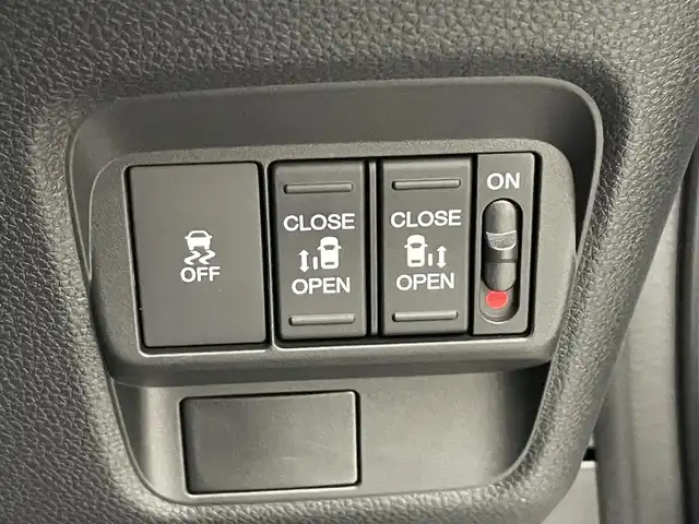 ホンダ フリード ハイブリット e:HEV クロスター 愛知県 2025(令7)年 0.1千km プラチナホワイトパール 登録済未使用車　純正９型ナビ　フルセグＴＶ　Ｂｌｕｅｔｏｏｔｈ　ＵＳＢ　ＢＳＭ　シートヒーター　ハーフレザー　両側パワースライドドア　ホンダセンシング　衝突軽減　追従クルコン　ＬＥＤオートライト　禁煙/e:HEV クロスター　2LE40P3　6人　9インチナビ　LXM-242ZFNI(207680円)