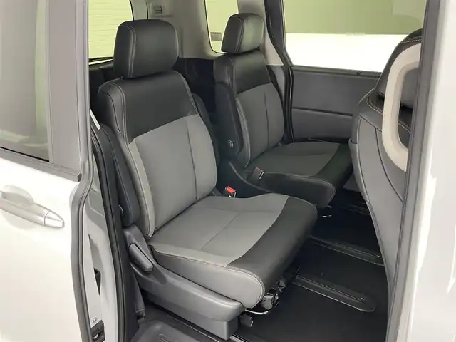 ホンダ フリード ハイブリット e:HEV クロスター 愛知県 2025(令7)年 0.1千km プラチナホワイトパール 登録済未使用車　純正９型ナビ　フルセグＴＶ　Ｂｌｕｅｔｏｏｔｈ　ＵＳＢ　ＢＳＭ　シートヒーター　ハーフレザー　両側パワースライドドア　ホンダセンシング　衝突軽減　追従クルコン　ＬＥＤオートライト　禁煙/e:HEV クロスター　2LE40P3　6人　9インチナビ　LXM-242ZFNI(207680円)