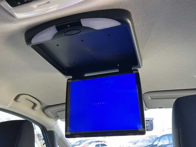 日産 セレナ e－パワー ハイウェイスター V 岐阜県 2018(平30)年 7.8万km シャイニングブルー 登録時走行距離：77900km/純正ワイドナビ/アラウンドビューモニター/フルセグテレビ・Bluetooth ・CD/フリップダウンモニター/セーフティーパックB/レーダークルーズコントロール/前後コーナーセンサー/両側パワースライドドア/LEDヘッドライト/フォグライト/オートライト/ステアリングヒーター/アイドリングストップ/純正アルミホイール/ドアバイザー/プッシュスタート/スマートキー/スペアキー/取扱説明書