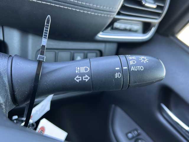 日産 セレナ e－パワー ハイウェイスター V 岐阜県 2018(平30)年 7.8万km シャイニングブルー 登録時走行距離：77900km/純正ワイドナビ/アラウンドビューモニター/フルセグテレビ・Bluetooth ・CD/フリップダウンモニター/セーフティーパックB/レーダークルーズコントロール/前後コーナーセンサー/両側パワースライドドア/LEDヘッドライト/フォグライト/オートライト/ステアリングヒーター/アイドリングストップ/純正アルミホイール/ドアバイザー/プッシュスタート/スマートキー/スペアキー/取扱説明書