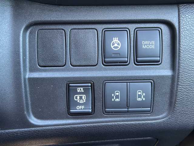 日産 セレナ e－パワー ハイウェイスター V 岐阜県 2018(平30)年 7.8万km シャイニングブルー 登録時走行距離：77900km/純正ワイドナビ/アラウンドビューモニター/フルセグテレビ・Bluetooth ・CD/フリップダウンモニター/セーフティーパックB/レーダークルーズコントロール/前後コーナーセンサー/両側パワースライドドア/LEDヘッドライト/フォグライト/オートライト/ステアリングヒーター/アイドリングストップ/純正アルミホイール/ドアバイザー/プッシュスタート/スマートキー/スペアキー/取扱説明書