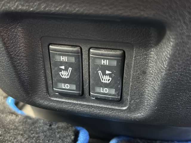 日産 セレナ e－パワー ハイウェイスター V 岐阜県 2018(平30)年 7.8万km シャイニングブルー 登録時走行距離：77900km/純正ワイドナビ/アラウンドビューモニター/フルセグテレビ・Bluetooth ・CD/フリップダウンモニター/セーフティーパックB/レーダークルーズコントロール/前後コーナーセンサー/両側パワースライドドア/LEDヘッドライト/フォグライト/オートライト/ステアリングヒーター/アイドリングストップ/純正アルミホイール/ドアバイザー/プッシュスタート/スマートキー/スペアキー/取扱説明書