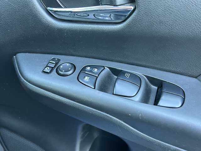 日産 セレナ e－パワー ハイウェイスター V 岐阜県 2018(平30)年 7.8万km シャイニングブルー 登録時走行距離：77900km/純正ワイドナビ/アラウンドビューモニター/フルセグテレビ・Bluetooth ・CD/フリップダウンモニター/セーフティーパックB/レーダークルーズコントロール/前後コーナーセンサー/両側パワースライドドア/LEDヘッドライト/フォグライト/オートライト/ステアリングヒーター/アイドリングストップ/純正アルミホイール/ドアバイザー/プッシュスタート/スマートキー/スペアキー/取扱説明書