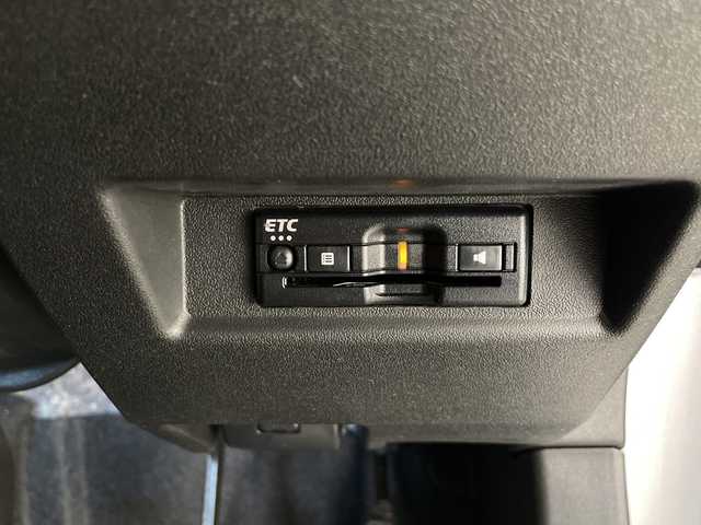 スズキ ジムニー XG 長野県 2023(令5)年 0.7万km シルキーシルバーメタリック 4WD/社外オーディオ（型番：U330BTH)/ETC/純正フロアマット/16インチ純正アルミホイール/盗難防止装置/ABS/横滑り防止装置/ダウンヒルアシストコントロール/オートライト/フォグランプ/マッドフラップ/ライトレベライザー/保証書/説明書/スペアキー