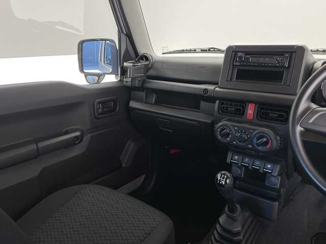 スズキ ジムニー XG 長野県 2023(令5)年 0.7万km シルキーシルバーメタリック 4WD/社外オーディオ（型番：U330BTH)/ETC/純正フロアマット/16インチ純正アルミホイール/盗難防止装置/ABS/横滑り防止装置/ダウンヒルアシストコントロール/オートライト/フォグランプ/マッドフラップ/ライトレベライザー/保証書/説明書/スペアキー