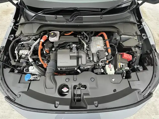 ホンダ ヴェゼル ハイブリッド e:HEV X HuNTパッケージ 岡山県 2024(令6)年 0.3万km グレー 純正９インチナビ　(VXU-２４５VZi)/【CD/DVD/BT/SD/フルセグ/Carplay】/ＬＥＤヘッドライト　/レーダークルーズコントロール/バックカメラ　/コーナーセンサー/オートハイビーム　/スマートキー　/スペアキー×1/レーンキープアシスト　/ミュージックサーバー　/フォグランプ/禁煙車/オートブレーキホールド/パドルシフト