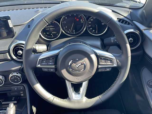 マツダ ロードスター 茨城県 2025(令7)年 0.5万km ガンＭ ワンオーナー/バックカメラ/シートヒーター/LEDオートライト/ダイナミックスタビリティコントロール/交通標識認識システム/標識連動車速設定/スマートブレーキサポート/操作確認者/スマートキー/純正ナビ/　　【BT/フルセグ/Andoroid Auto/Apple Car Play】/パーキングセンサー/レーダークルーズコントロール/前方ドライブレコーダー/オートマチックハイビーム/車間制御/サンルーフ/純正16インチアルミホイール/コーナーセンサー