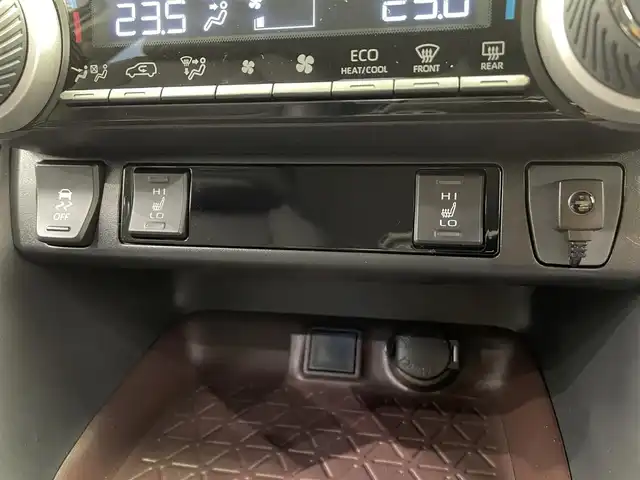 トヨタ ＲＡＶ４ G Zパッケージ 栃木県 2019(令1)年 1.8万km アティチュードブラックマイカ ４WD/純正ナビ/（CD/DVD/Bluetooth/HDMI）/バックカメラ/トヨタセーフティセンス/・プリクラッシュセーフティ/・レーントレーシングアシスト/・レーダークルーズコントロール/・ロードサインアシスト/・オートマチックハイビーム/前後コーナーセンサー/ビルトインETC2.0/前後コーナーセンサー/パワーバックドア/運転席パワーシート/前席シートヒーター/ルーフレール/LEDヘッドライト/オートライト/フロントフォグライト/横滑り防止装置/スマートキー/プッシュスタート/アイドリングストップ/ステアリングスイッチ/革巻きステアリング/ウインカーミラー/電動格納ミラー/純正19インチアルミホイール/純正フロアマット