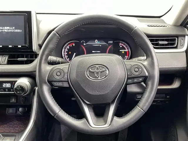 トヨタ ＲＡＶ４ G Zパッケージ 栃木県 2019(令1)年 1.8万km アティチュードブラックマイカ ４WD/純正ナビ/（CD/DVD/Bluetooth/HDMI）/バックカメラ/トヨタセーフティセンス/・プリクラッシュセーフティ/・レーントレーシングアシスト/・レーダークルーズコントロール/・ロードサインアシスト/・オートマチックハイビーム/前後コーナーセンサー/ビルトインETC2.0/前後コーナーセンサー/パワーバックドア/運転席パワーシート/前席シートヒーター/ルーフレール/LEDヘッドライト/オートライト/フロントフォグライト/横滑り防止装置/スマートキー/プッシュスタート/アイドリングストップ/ステアリングスイッチ/革巻きステアリング/ウインカーミラー/電動格納ミラー/純正19インチアルミホイール/純正フロアマット