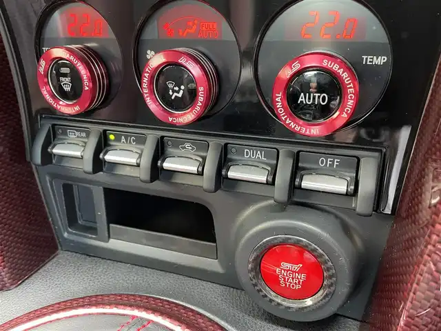 スバル ＢＲＺ STIスポーツ 道央・札幌 2018(平30)年 7.8万km WRブルーパール ・ナビ/フルセグ/CD/DVD/Bluetooth/・バックカメラ/・前方ドラレコ/・ETC2.0/・LEDヘッドライト/・ブレンボブレーキキャリパー/・社外LEDライト/・リアフォグランプ/・ハーフレザーシート/・前席シートヒーター/・ブレンボキャリパー/・大型リアスポイラー/・RAZOシフトノブ/・純正AW＋ノーマルタイヤ車載