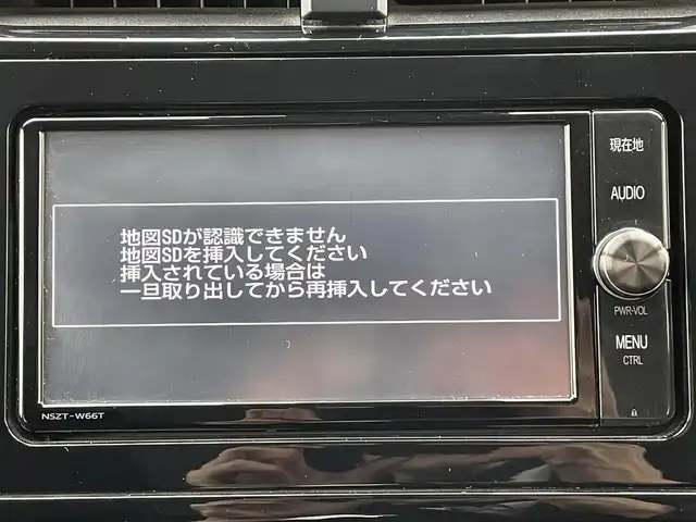 トヨタ プリウス Sセーフティプラス 愛知県 2017(平29)年 3.9万km ホワイトパールクリスタルシャイン ・ワンオーナー/・純正SDメモリーナビ/・バックカメラ/・フルセグTV/・CD/DVD再生/・ETC（新セキュリティ対応）/・ミュージックサーバー（SD録音）/・Bluetooth接続/・純正フロアマット/・純正１５インチアルミホイール/・LEDヘッドライト/・オートマチックハイビーム/・コーナーセンサー/・レーンキープアシスト/・アダプティブクルーズコントロール/・パーキングアシスト