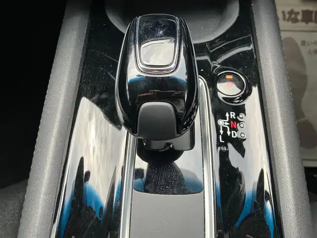 ホンダ ヴェゼル ハイブリッド Z ホンダセンシング 静岡県 2019(平31)年 4.2万km プラチナホワイトパール 純正ナビ(VXM-195VFi)/CD/DVD/Bluetooth/ミュージックサーバー/ワンセグTV/バックカメラ/ビルトインETC/レーダークルーズコントロール/ステアリングスイッチ/前後ドライブレコーダー/ハーフレザーシート/シートヒーター/オートライト/衝突軽減システム/レーンキープアシスト/取扱説明書/スペアキー/純正フロアマット/純正アルミホイール