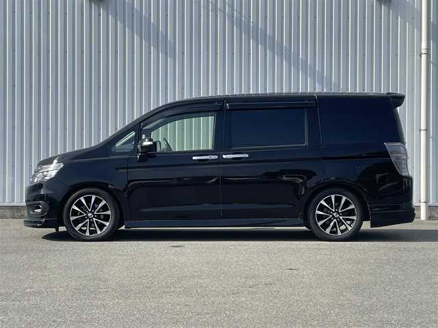 ホンダ ステップワゴン スパーダ Z 福岡県 2014(平26)年 9.2万km プレミアムスパークルブラックパール (株)IDOMが運営する【じしゃロン八幡西店】の自社ローン専用車両になります。こちらは現金またはオートローンご利用時の価格です。自社ローンご希望の方は別途その旨お申付け下さい/フリップダウンモニター　/社外ナビ（ＡＶＩＣ－ＨＲＺ９００）　/バックカメラ/両側パワースライドドア　　/ＨＩＤヘッドライト　クルーズコントロール　/パドルシフト　/スマートキー　/ＥＴＣ　/オートライト　/純正ＡＷ
