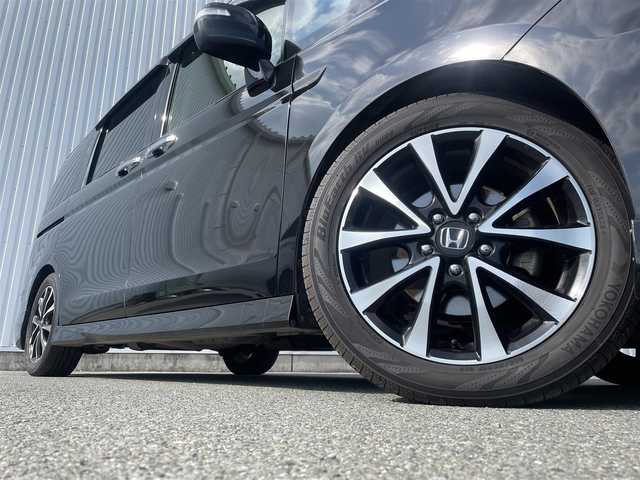 ホンダ ステップワゴン スパーダ Z 福岡県 2014(平26)年 9.2万km プレミアムスパークルブラックパール (株)IDOMが運営する【じしゃロン八幡西店】の自社ローン専用車両になります。こちらは現金またはオートローンご利用時の価格です。自社ローンご希望の方は別途その旨お申付け下さい/フリップダウンモニター　/社外ナビ（ＡＶＩＣ－ＨＲＺ９００）　/バックカメラ/両側パワースライドドア　　/ＨＩＤヘッドライト　クルーズコントロール　/パドルシフト　/スマートキー　/ＥＴＣ　/オートライト　/純正ＡＷ