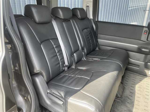 ホンダ ステップワゴン スパーダ Z 福岡県 2014(平26)年 9.2万km プレミアムスパークルブラックパール (株)IDOMが運営する【じしゃロン八幡西店】の自社ローン専用車両になります。こちらは現金またはオートローンご利用時の価格です。自社ローンご希望の方は別途その旨お申付け下さい/フリップダウンモニター　/社外ナビ（ＡＶＩＣ－ＨＲＺ９００）　/バックカメラ/両側パワースライドドア　　/ＨＩＤヘッドライト　クルーズコントロール　/パドルシフト　/スマートキー　/ＥＴＣ　/オートライト　/純正ＡＷ