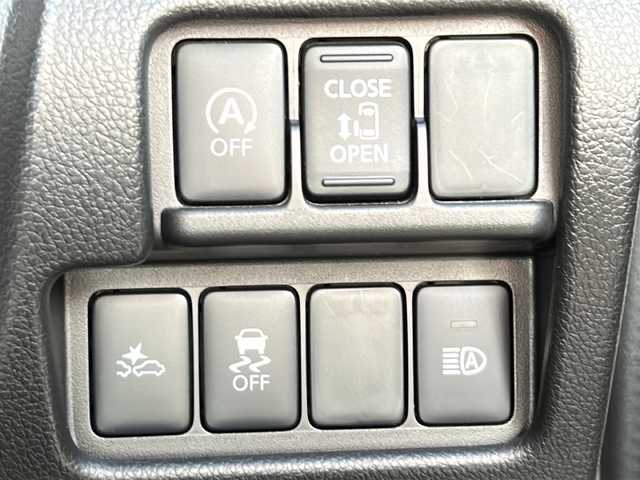 日産 デイズ ルークス ハイウェイスターX 石川県 2017(平29)年 0.9万km ホワイトパール 純正ナビ（DVD再生機能有）/Bluetooth/全方位カメラ/フルセグTV/ドライブレコーダー/片側パワースライドドア」/LEDヘッドライト/W＋サイドエアバッグ/横滑り防止装置/スマートキー