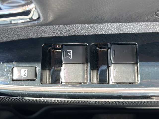 日産 デイズ ルークス ハイウェイスターX 石川県 2017(平29)年 0.9万km ホワイトパール 純正ナビ（DVD再生機能有）/Bluetooth/全方位カメラ/フルセグTV/ドライブレコーダー/片側パワースライドドア」/LEDヘッドライト/W＋サイドエアバッグ/横滑り防止装置/スマートキー