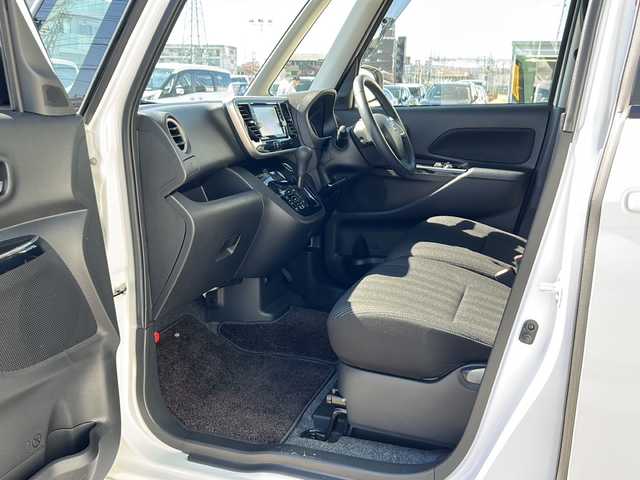 日産 デイズ ルークス ハイウェイスターX 石川県 2017(平29)年 0.9万km ホワイトパール 純正ナビ（DVD再生機能有）/Bluetooth/全方位カメラ/フルセグTV/ドライブレコーダー/片側パワースライドドア」/LEDヘッドライト/W＋サイドエアバッグ/横滑り防止装置/スマートキー