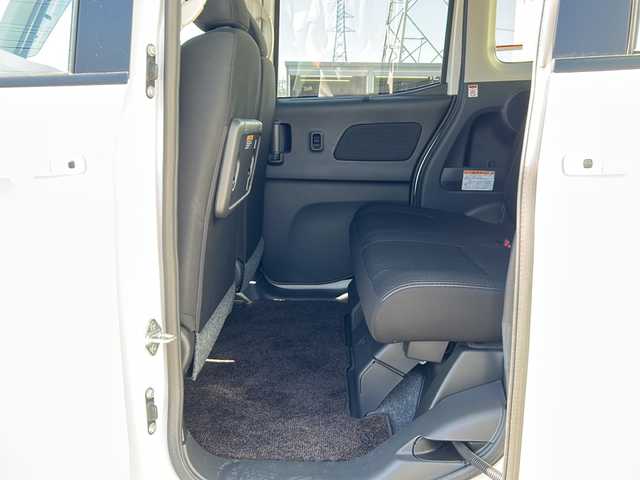 日産 デイズ ルークス ハイウェイスターX 石川県 2017(平29)年 0.9万km ホワイトパール 純正ナビ（DVD再生機能有）/Bluetooth/全方位カメラ/フルセグTV/ドライブレコーダー/片側パワースライドドア」/LEDヘッドライト/W＋サイドエアバッグ/横滑り防止装置/スマートキー