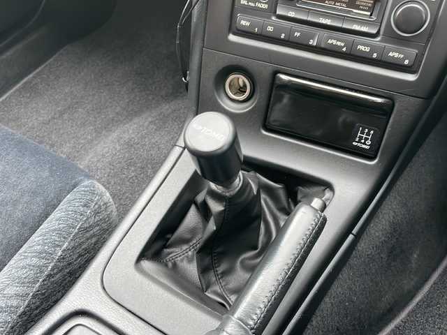日産 スカイライン GTS25t タイプM エアロ 青森県 1995(平7)年 9.2万km プラチナシルバー 5速マニュアル車(乗換)/社外エアロパーツ/社外18インチアルミ/社外マフラー/社外足回り/社外ステアリング/社外シフトノブ/純正オーディオ/純正フロアマット/H31.3.7 63025km時タイミングベルト交換シール有/ディーラー記録簿25枚有/純正スペアキー有/保証書有