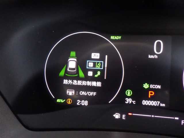 ホンダ ヴェゼル ハイブリッド e:HEV Z 千葉県 2025(令7)年 0.1万km未満 プラチナホワイトパール e:HEV Z　3VC4AG3　Honda CONNECTディスプレー+ETC2.0車載器+ワイヤレス充電器(220/000)　フロントグリル　ベルリナブラック(41250円)/ホンダセンシング/・衝突軽減ブレーキ（CMBS）/・車線維持支援システム（LKAS）/・アダプティブクルーズコントロール（ACC）/・後方誤発進抑制機能/・誤発進抑制機能/パワーバックドア/ホンダコネクトナビ/地デジTV/【Bluetooth接続】/【Apple CarPlay　Android Auto対応】/バックカメラ/ワイヤレス充電/革巻きステアリング/ステアリングヒーター/ステアリングスイッチ/パドルシフト/前席シートヒーター/ETC（2.0）/LEDヘッドライト/フォグライト/ウインカーミラー/純正18インチアルミホイル/サイド/カーテンエアバッグ/Honda スマートキー