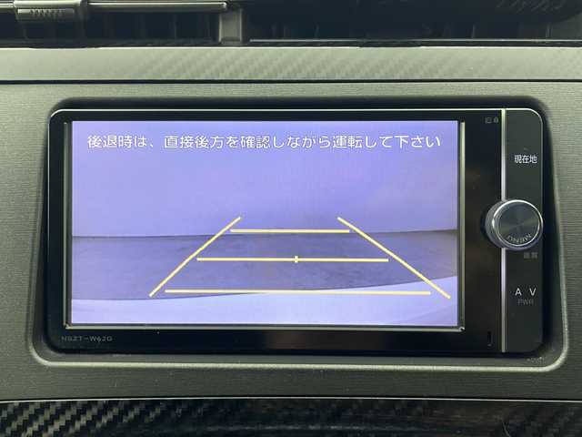トヨタ プリウス S ツーリングセレ G’s 秋田県 2012(平24)年 7.1万km スーパーホワイトⅡ 純正ナビ/（AM/FM/BT/TV/CD/DVD）/バックカメラ/前後ドライブレコーダー/ビルトインETC/カーボン調インテリアパネル/G’ｓ18インチアルミホイール/G’ｓエアロ/G’ｓ専用スポーツシート/G’ｓ純正フロアマット/スマートキー/プッシュスタート/スペアキー/オートライト/HIDヘッドライト/フォグランプ/電動格納ミラー/ドアバイザー