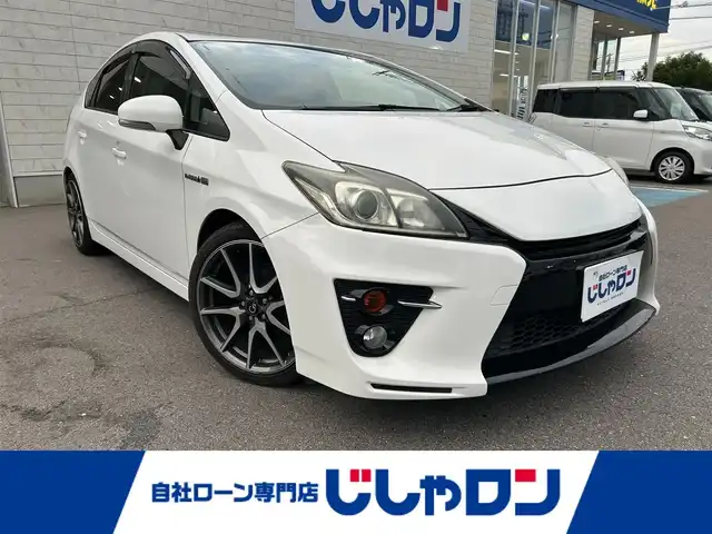 トヨタ プリウス S ツーリングセレ G’s 和歌山県 2012(平24)年 7.1万km スーパーホワイトⅡ (株)IDOMが運営する【じしゃロン和歌山店】の自社ローン専用車両になります。こちらは現金またはオートローンご利用時の価格です。自社ローンご希望の方は別途その旨お申付け下さい/純正ナビ/（AM/FM/BT/TV/CD/DVD）/バックカメラ/前後ドライブレコーダー/ビルトインETC/カーボン調インテリアパネル/G’ｓ18インチアルミホイール/G’ｓエアロ/G’ｓ専用スポーツシート/G’ｓ純正フロアマット/スマートキー/プッシュスタート/スペアキー/オートライト/HIDヘッドライト/フォグランプ/電動格納ミラー/ドアバイザー