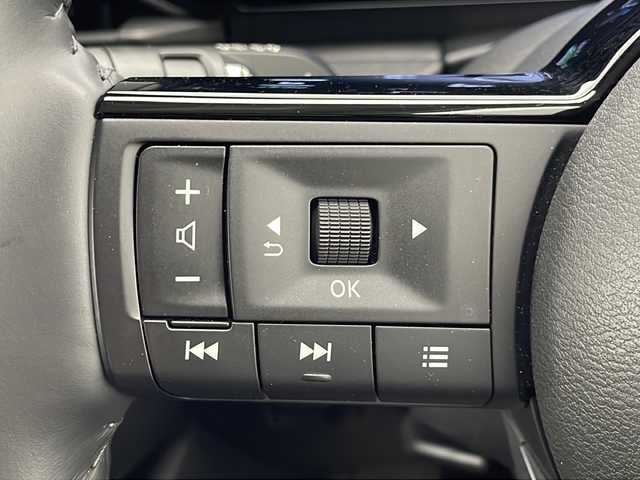 日産 セレナ e－パワー ハイウェイスター V 千葉県 2023(令5)年 3.8万km プリズムホワイト 純正メモリナビ/　AM/FM/TV/Bluetooth/USB/　AndroidAuto/AppleCarPlay/純正ナビ連動ドライブレコーダー(前後)/全方位カメラ/運転支援/　インテリジェントクルーズコントロール/車線維持支援/　車線逸脱防止支援/後側方衝突防止支援/　前方衝突防止支援/踏み間違い衝突防止支援/　先行車発進お知らせ/標識検知支援/衝突被害軽減システム/両側パワースライドドア/純正ビルトインETC2.0/ワイヤレス充電/デジタルインナーミラー/LEDヘッドライト/電動パーキング/ボタン式シフト/サンシェード/純正16インチアルミホイール/社外フロアマット/電動格納ウィンカーミラー/横滑り防止装置/プッシュスタート/エアバッグ(W+サイド＋カーテン)
