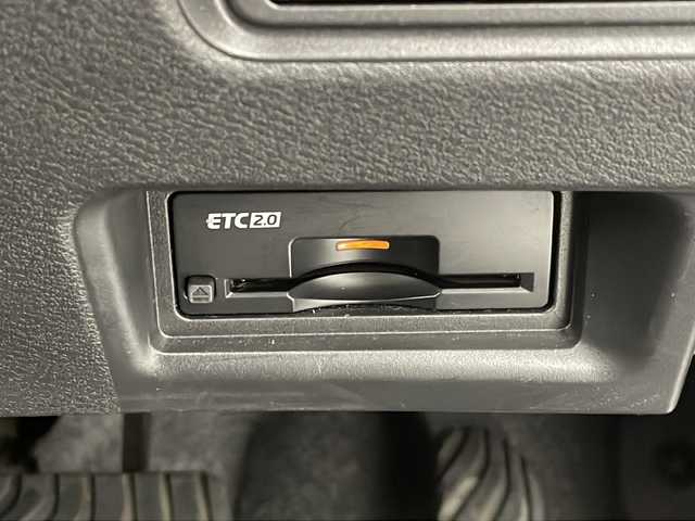 日産 セレナ e－パワー ハイウェイスター V 沖縄県 2023(令5)年 3.8万km プリズムホワイト 純正12.3インチメモリナビ（AM/FM/TV/Bluetooth/USB/AndroidAuto/AppleCarPlay）/純正ナビ連動ドライブレコーダー(前後)/全方位カメラ/運転支援（インテリジェントクルーズコントロール/車線維持支援/車線逸脱防止支援/後側方衝突防止支援/前方衝突防止支援/踏み間違い衝突防止支援/先行車発進お知らせ/標識検知支援)/衝突被害軽減システム/両側パワースライドドア/純正ビルトインETC2.0/ワイヤレス充電/デジタルインナーミラー/LEDヘッドライト/電動パーキング/ボタン式シフト/サンシェード/純正16インチアルミホイール/社外フロアマット/電動格納ウィンカーミラー/横滑り防止装置/プッシュスタート
