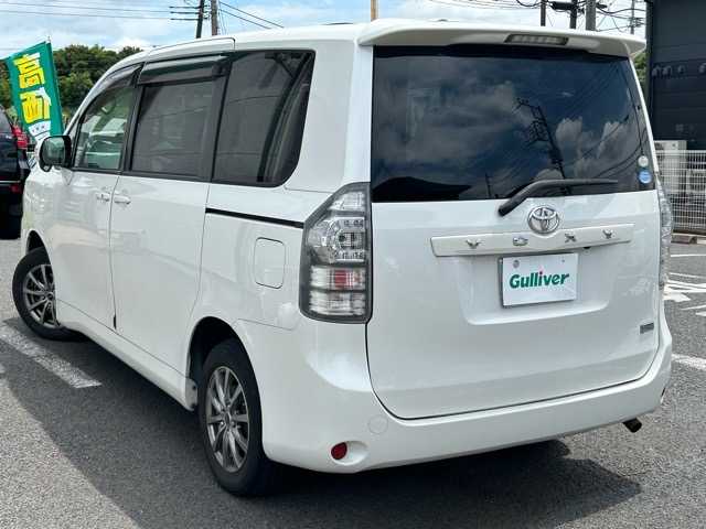 トヨタ ヴォクシー X Lエディション 千葉県 2012(平24)年 17.4万km ホワイトパールクリスタルシャイン 純正SDナビ/バックカメラ/フルセグテレビ/電動格納ミラー/片側パワースライドドア/CD/DVD/SD再生/Bluetooth/AUX接続/ビルトインEETC