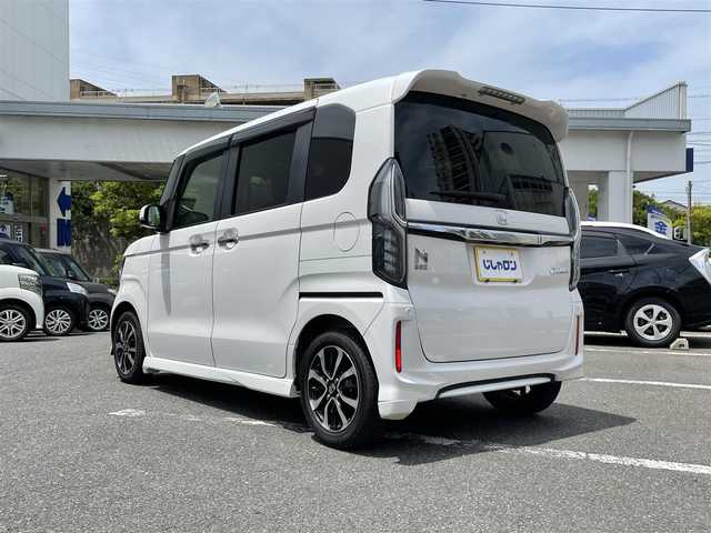 ホンダ Ｎ ＢＯＸ G EX ホンダセンシング 福岡県 2019(令1)年 10.1万km プラチナホワイトパール (株)IDOMが運営する【じしゃロン八幡西店】の自社ローン専用車両になります。こちらは現金またはオートローンご利用時の価格です。自社ローンご希望の方は別途その旨お申付けください。/衝突軽減システム/スマートキー/社外メモリナビ /フルセグ/Bluetooth/バックカメラ/両側パワースライドドア/レザー調シートカバー/ドライブレコーダー(Y-4K-02)/オートライト/LEDヘッドライト/ETC